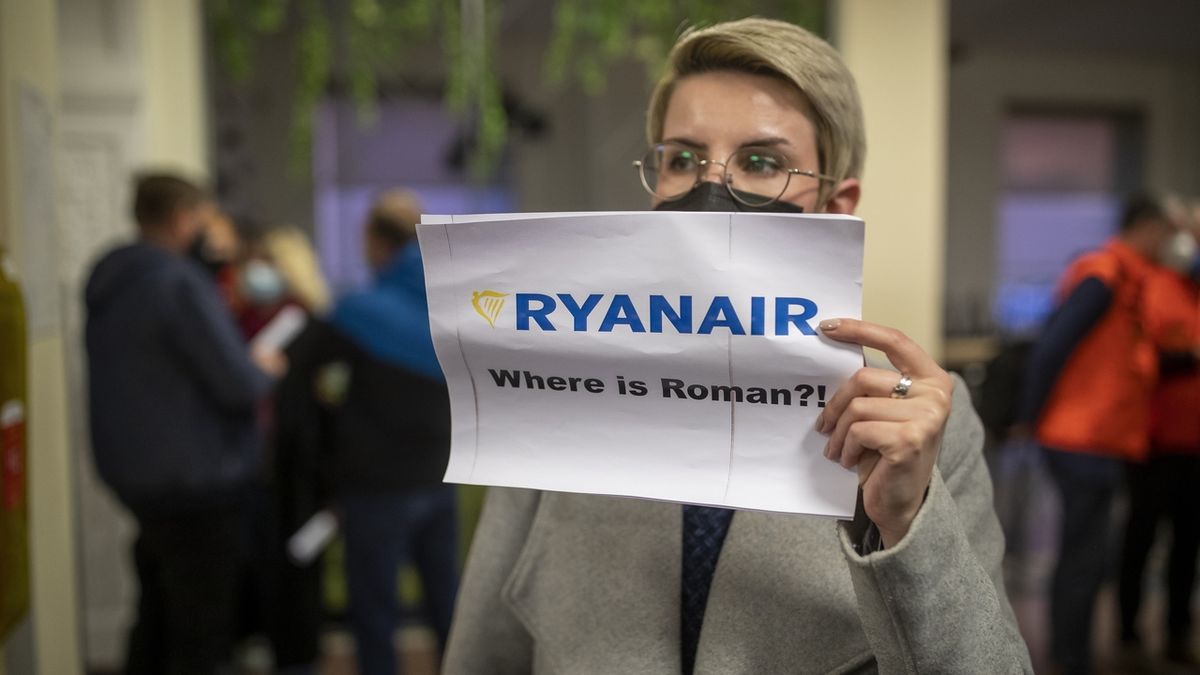 Letecké pirátství, reaguje Ryanair na nucené přistání svého boeingu v Minsku